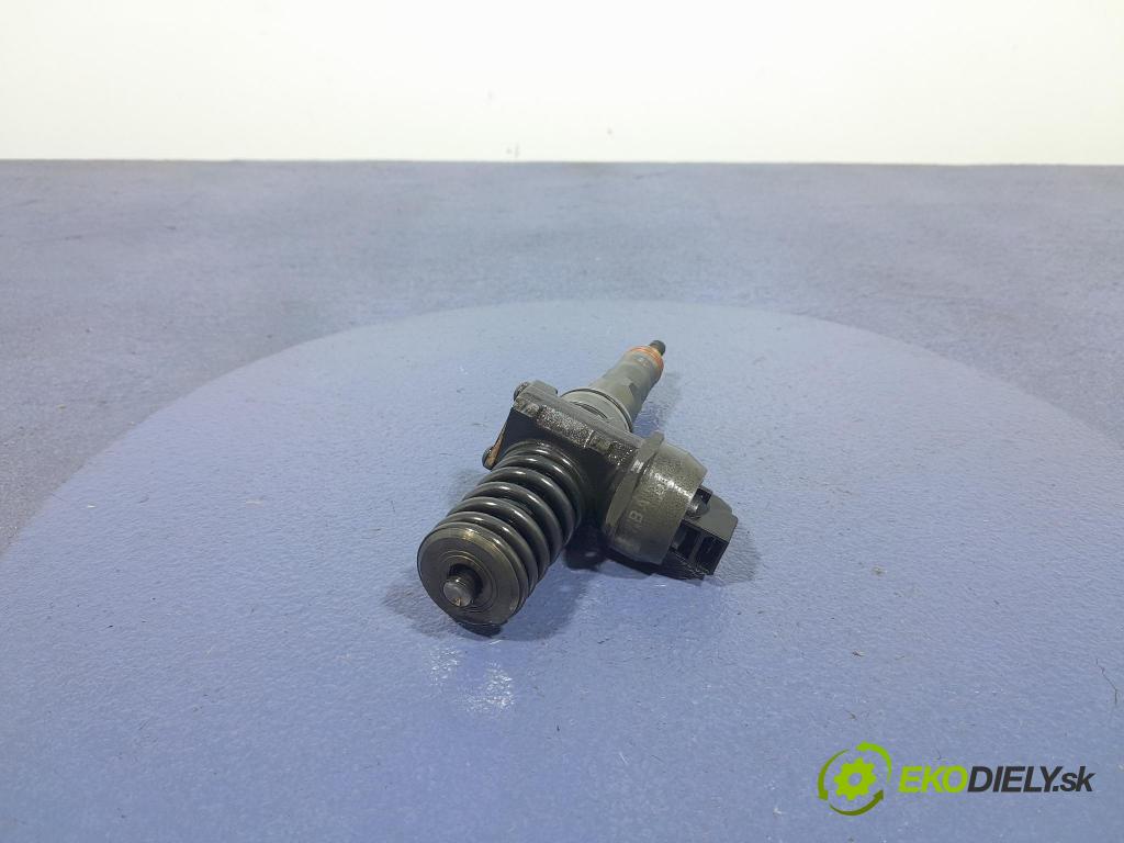 Vw Passat 2006 vstřikovač 038130073AG
