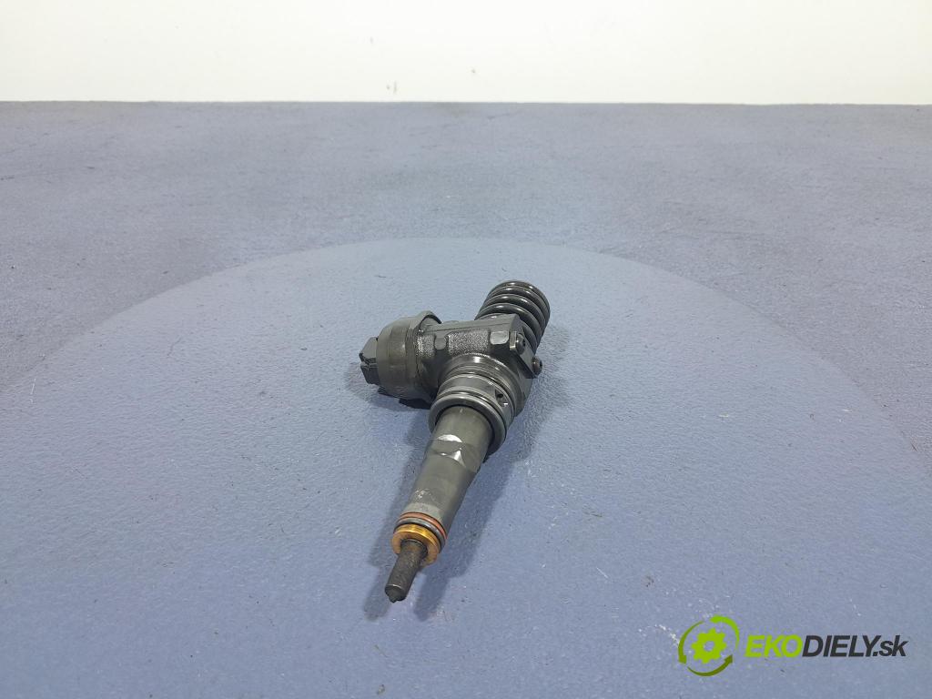 Vw Passat 2006 vstřikovač 038130073AG