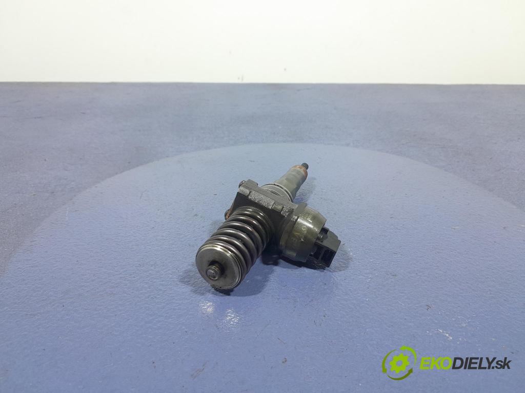 Vw Passat 2006 vstřikovač 038130073AG