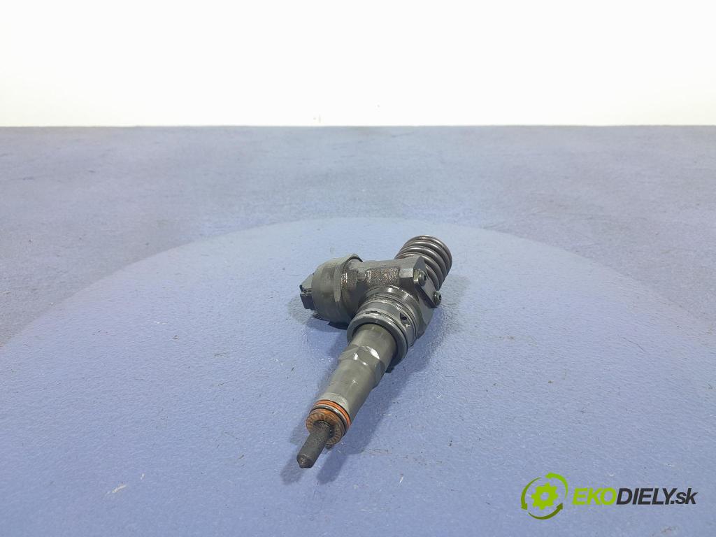 Vw Passat 2006 vstřikovač 038130073AG