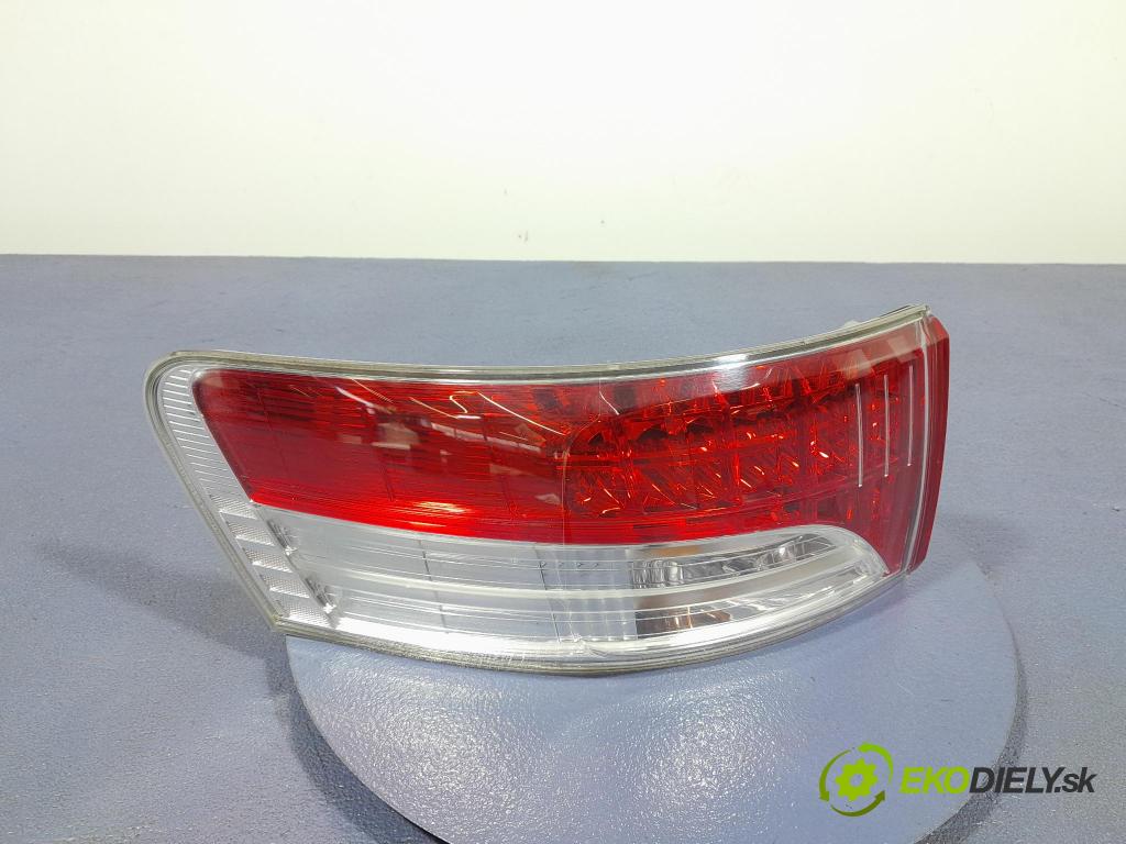 Toyota Avensis 2011 svetlo / reflektor zad ľavá Vonkajsia: