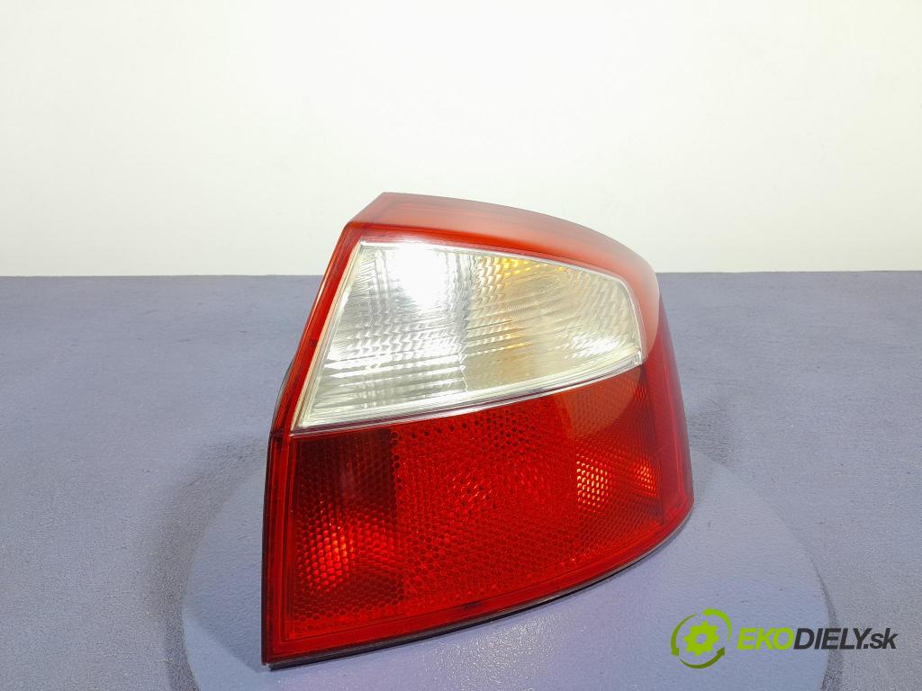 Audi A4 2001 svetlo / reflektor zad Prava: Vonkajsia: 8E0945096