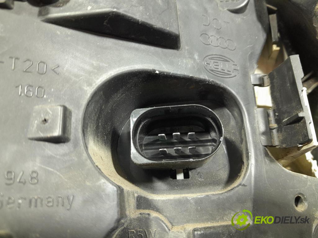 Audi A4 2001 světlo Zad: Práva: Mimo: 8E0945096