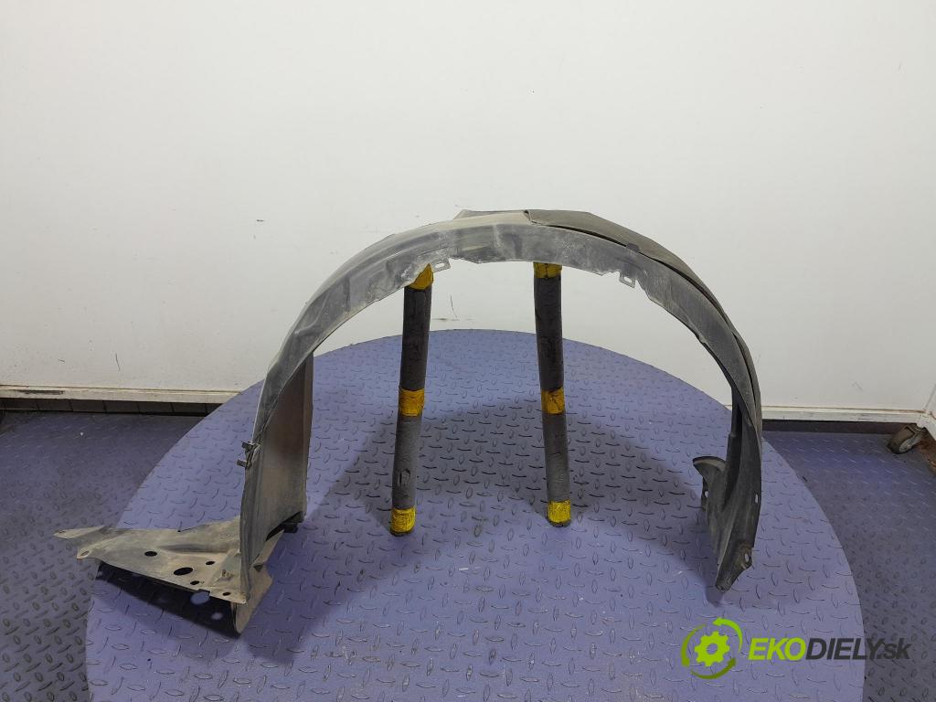 Toyota Avensis 2011 Blatník: Plastové: Predné 53806-05010