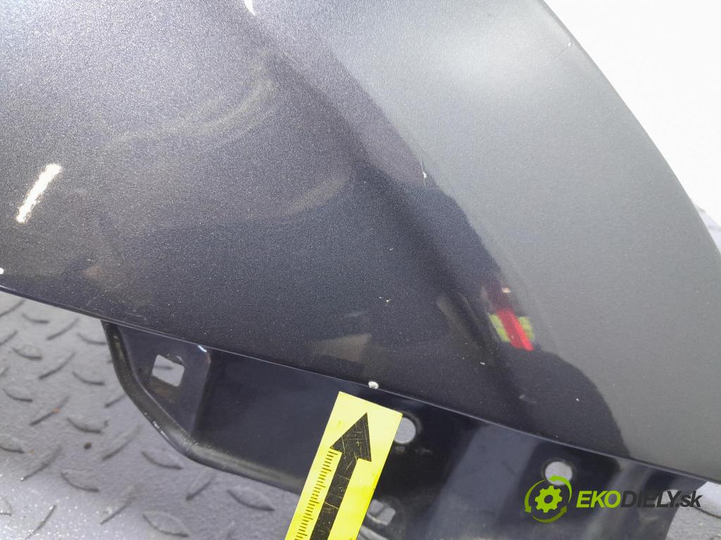 Toyota Avensis 2011 blatník Predné v pravo: