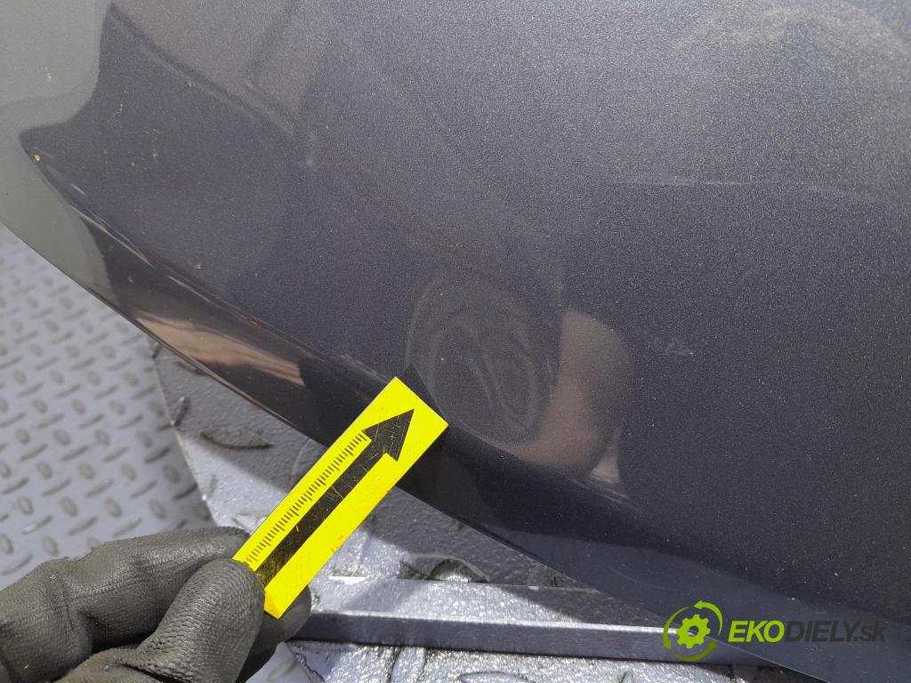 Toyota Avensis 2011 kapota přední: