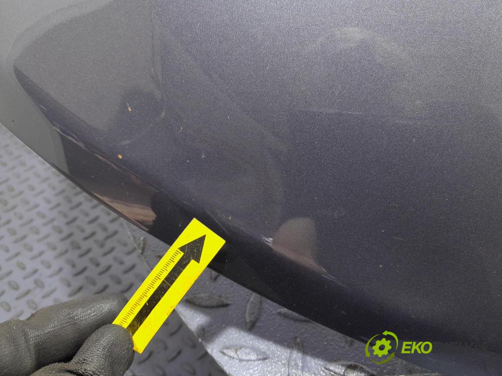 Toyota Avensis 2011 kapota přední: