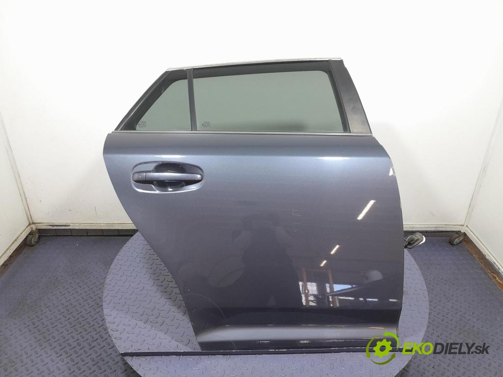 Toyota Avensis 2011 dvere zad pravé