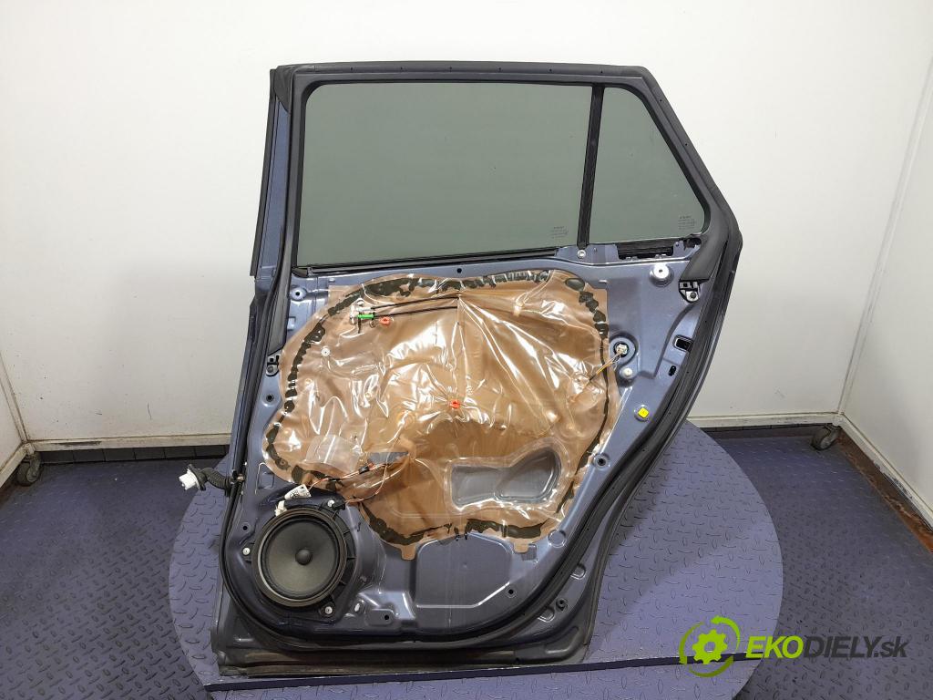 Toyota Avensis 2011 dvere zad pravé 