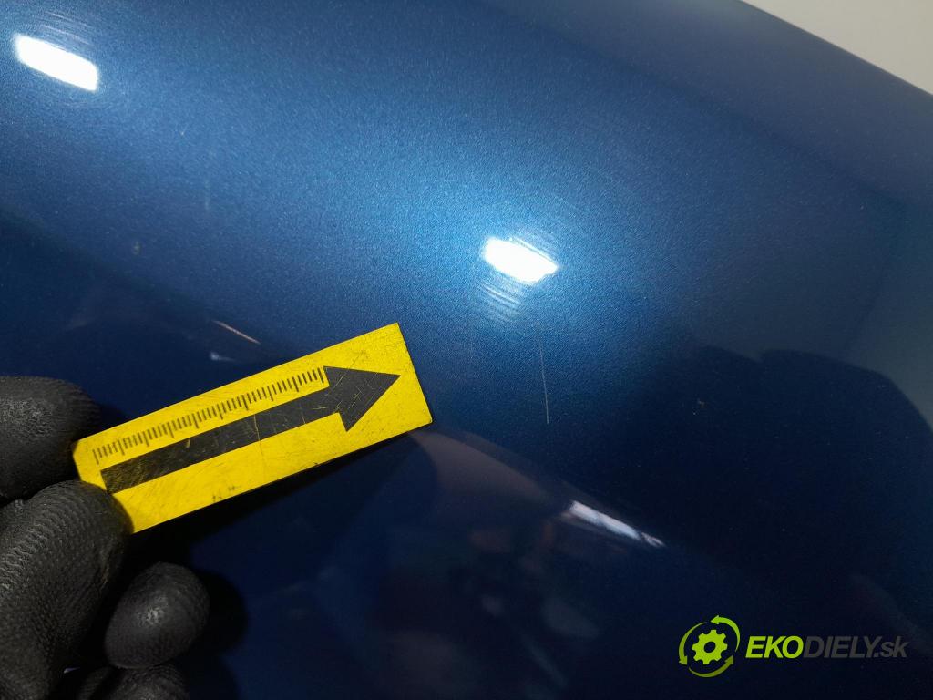Audi A4 2001 blatník Predné v pravo: