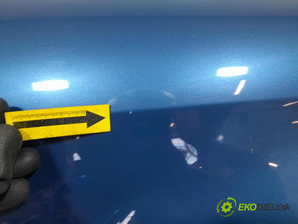Audi A4 2001 blatník Predné v pravo: