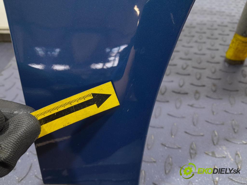 Audi A4 2001 blatník Predné v pravo: