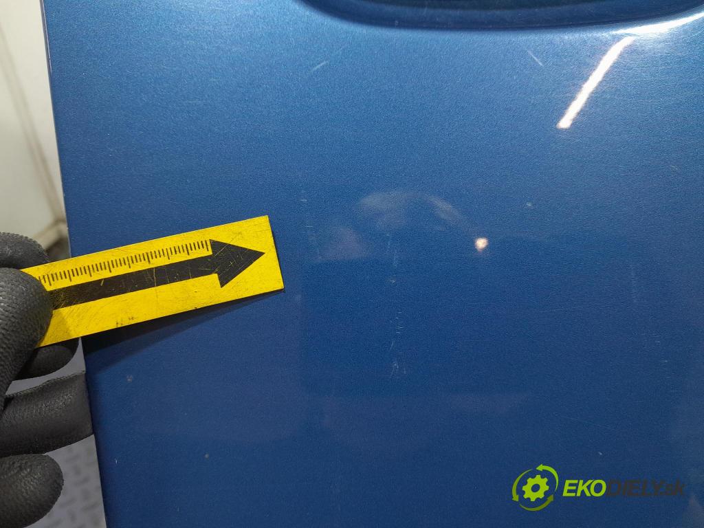 Audi A4 2001 dvere Predné pravé