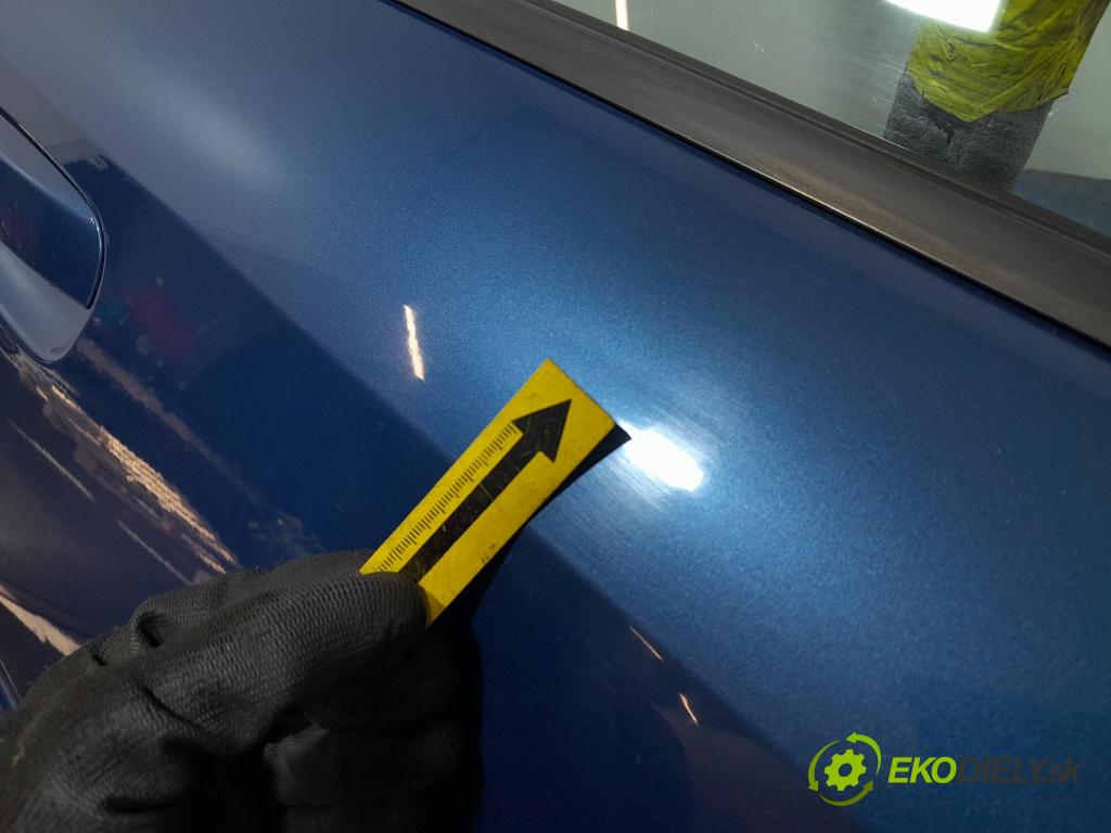 Audi A4 2001 dvere Predné pravé