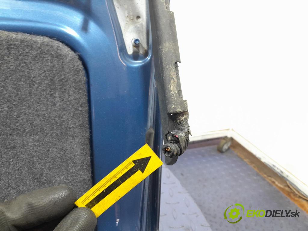 Audi A4 2001 zadna dveře kufra: kufra: 