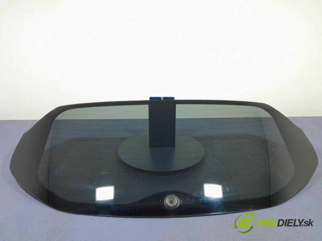 Nissan Qashqai 2017 sklo zadna