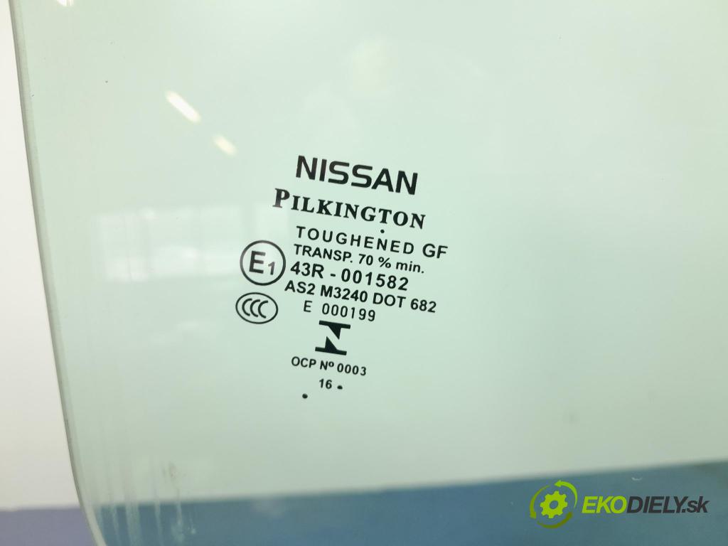 Nissan Qashqai 2017 sklo dveře před Práva: