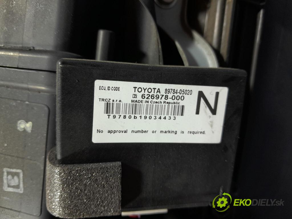 Toyota Avensis 2011 radiátor 87050-02A00