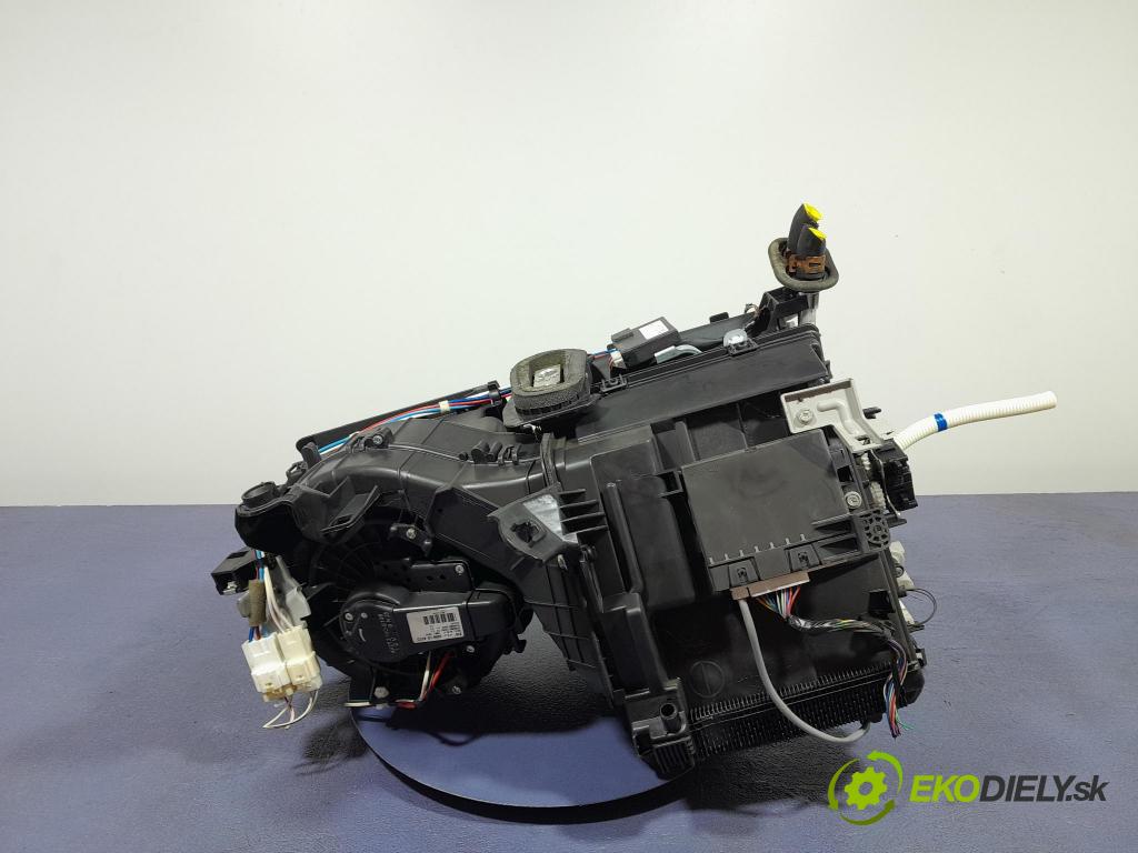 Toyota Avensis 2011 radiátor 87050-02A00