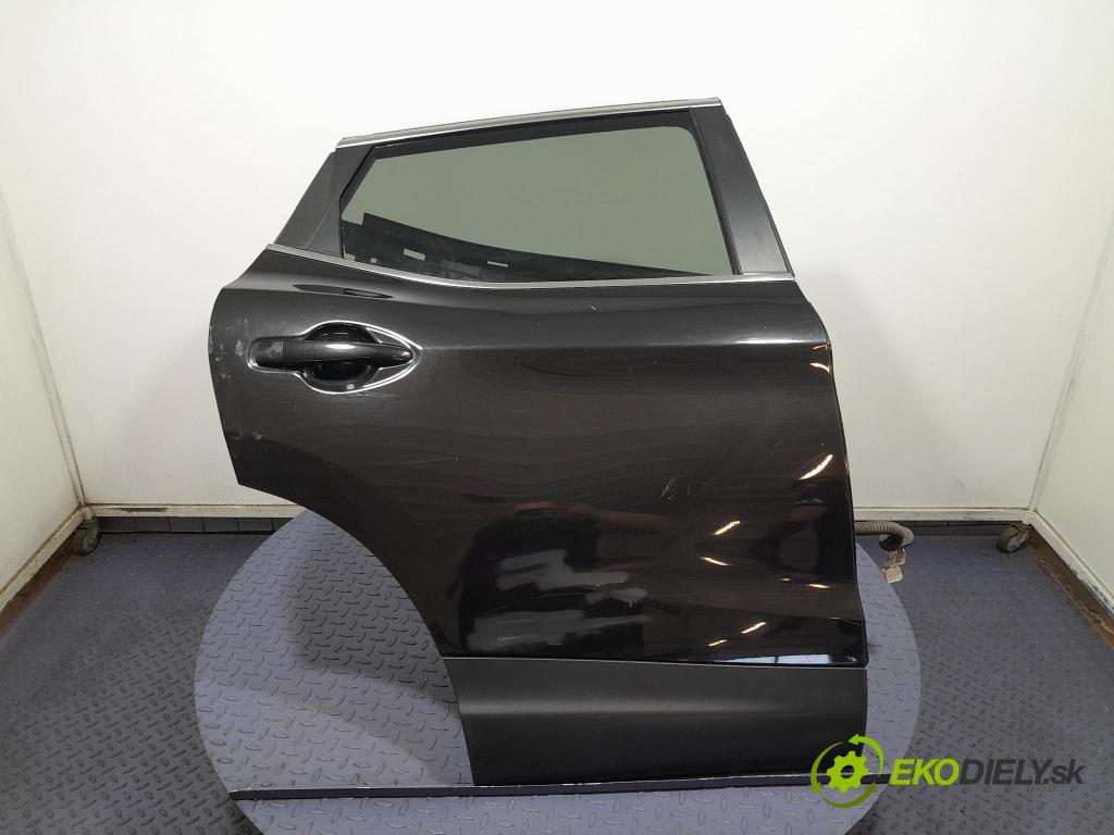 Nissan Qashqai 2017 dvere zad pravé