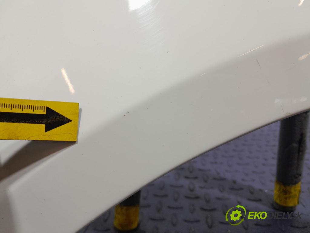 Suzuki Swift 2012 blatník Predné Vľavo: