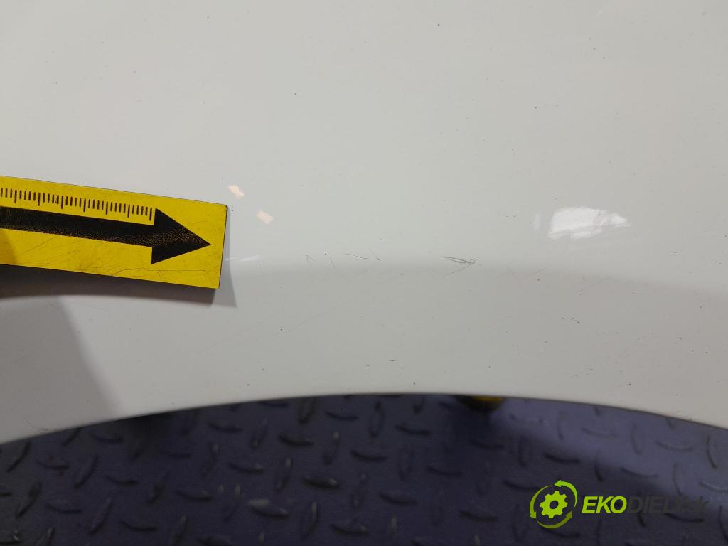 Suzuki Swift 2012 blatník Predné Vľavo: