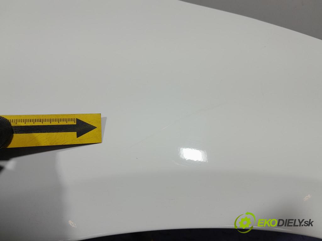 Suzuki Swift 2012 blatník Predné v pravo: