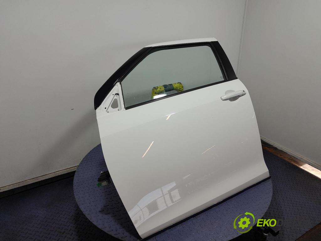Suzuki Swift 2012 dvere Predné Vľavo: