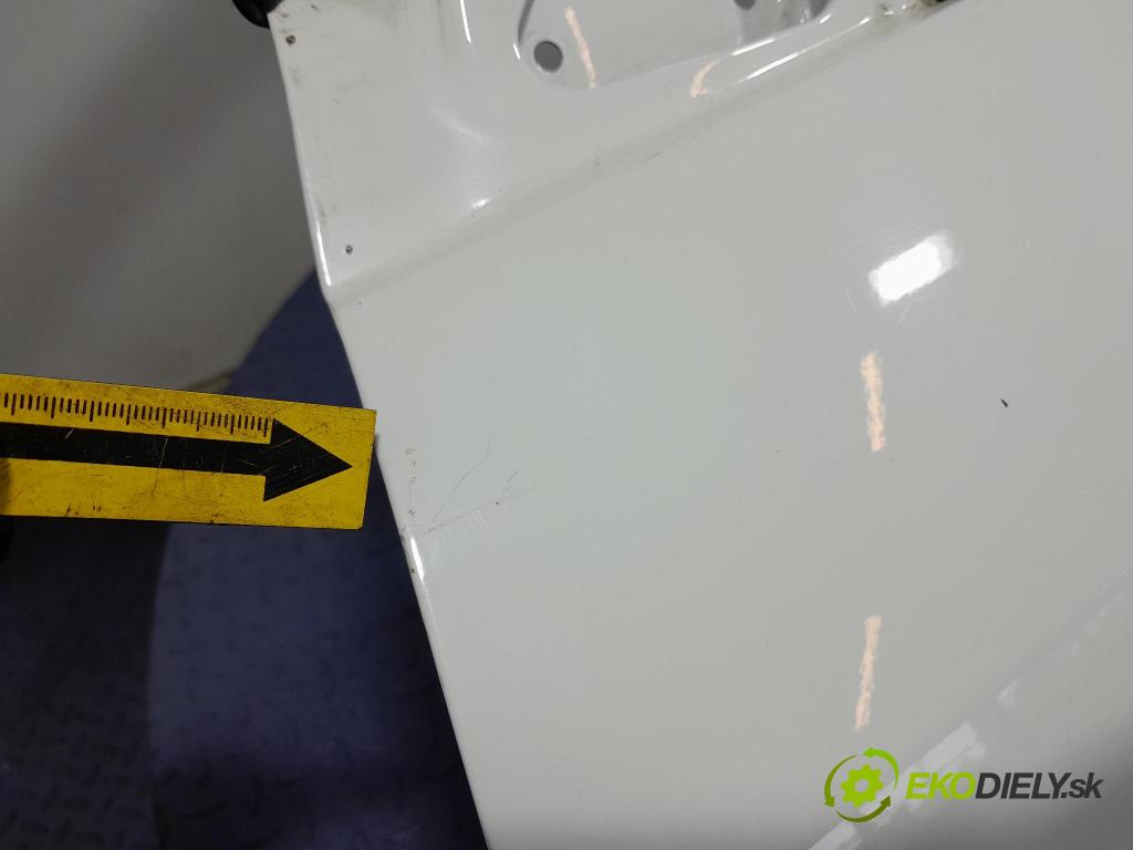 Suzuki Swift 2012 dvere Predné Vľavo:
