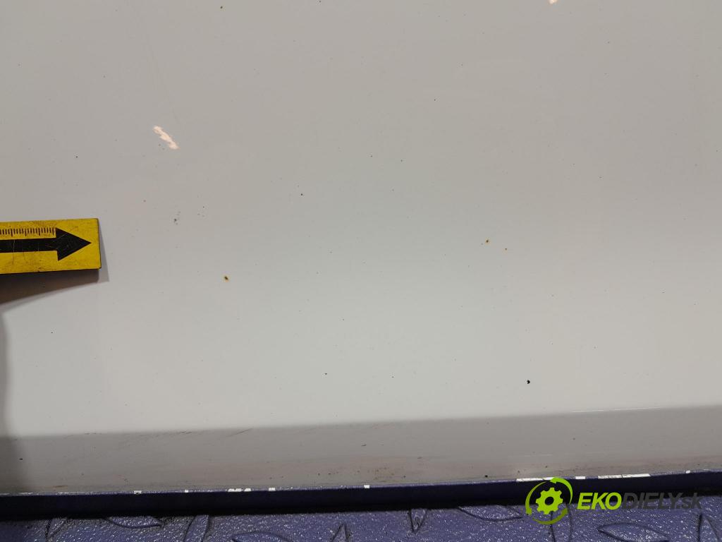 Suzuki Swift 2012 dvere Predné Vľavo: