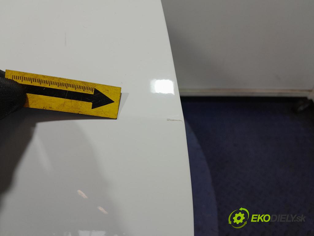 Suzuki Swift 2012 dvere Predné pravé