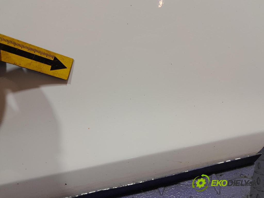 Suzuki Swift 2012 dvere Predné pravé