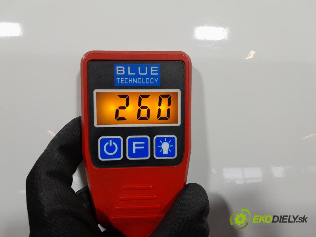 Suzuki Swift 2012 dvere Predné pravé
