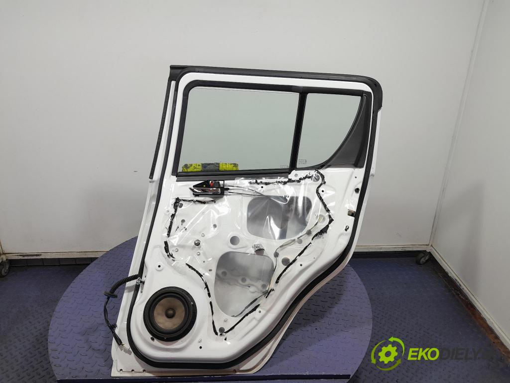 Suzuki Swift 2012 dvere zad pravé 