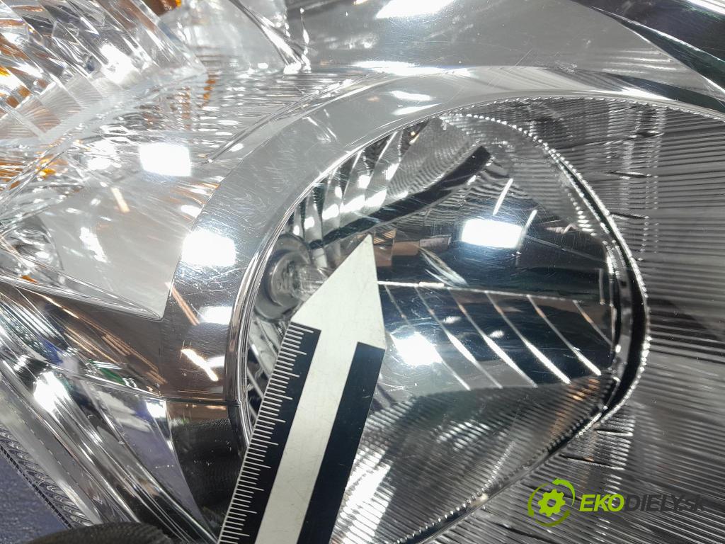 Suzuki Swift 2012 Reflektor: v pravo: