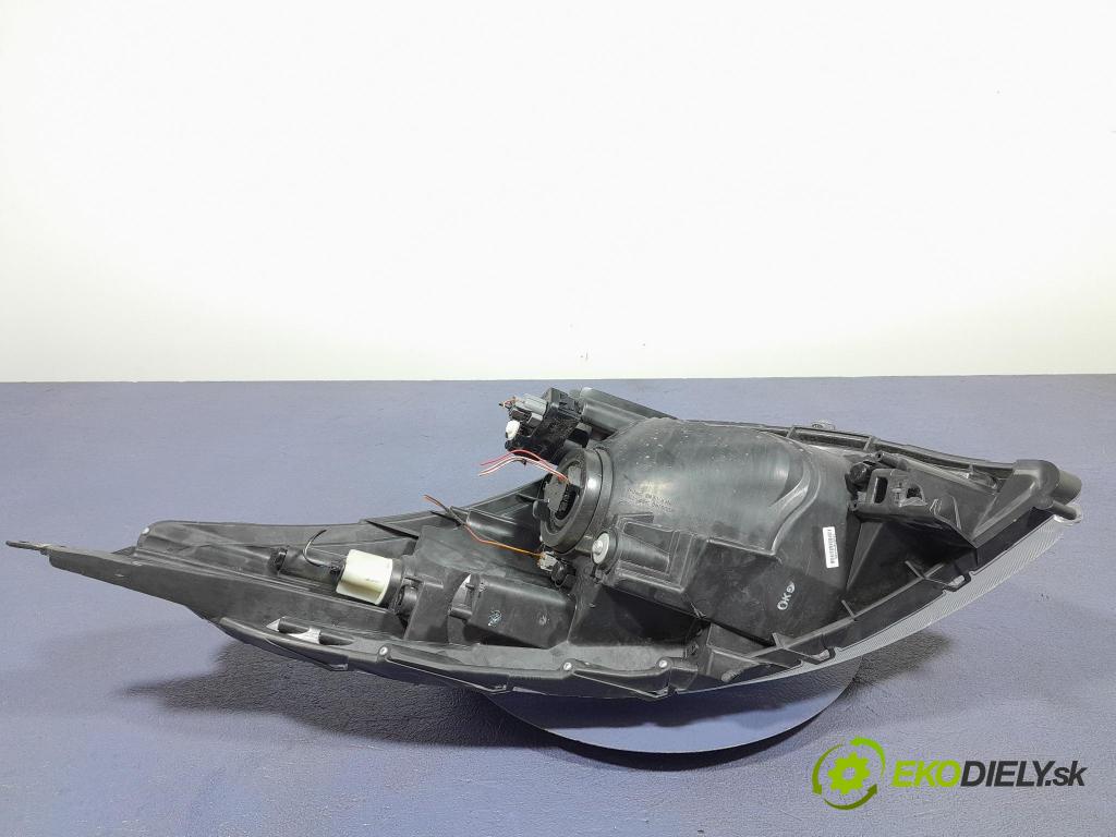 Suzuki Swift 2012 Reflektor: v pravo: