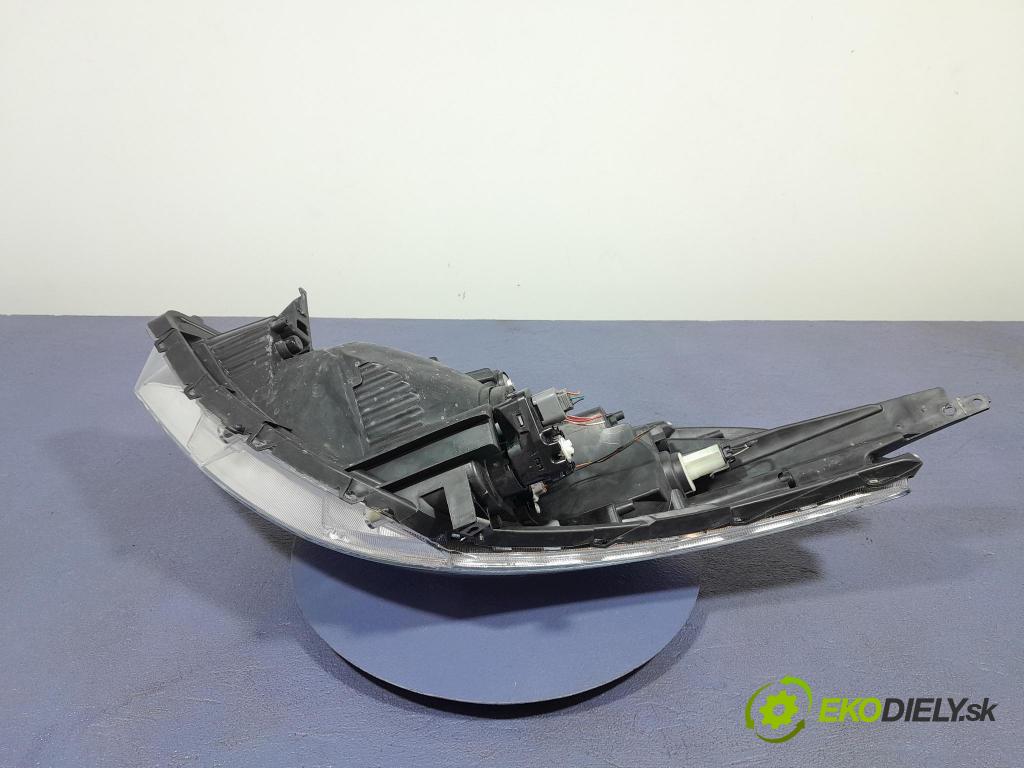 Suzuki Swift 2012 Reflektor: v pravo: