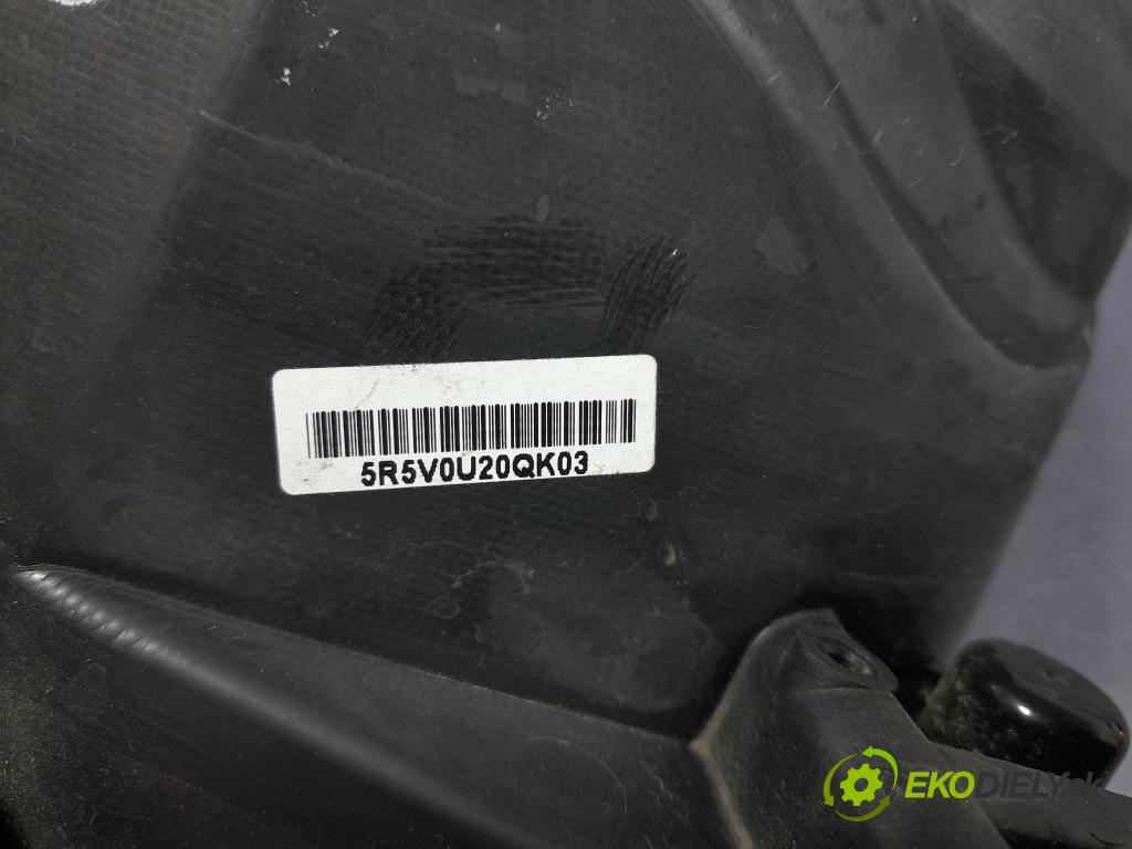 Suzuki Swift 2012 Reflektor: v pravo: