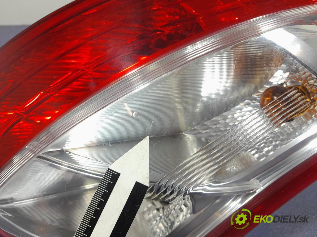 Suzuki Swift 2012 svetlo / reflektor zad Prava: Vonkajsia: