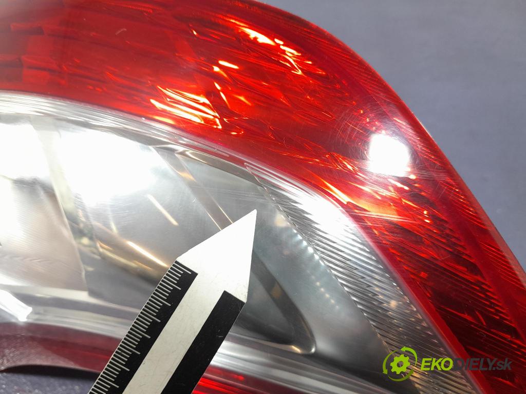 Suzuki Swift 2012 svetlo / reflektor zad Prava: Vonkajsia: