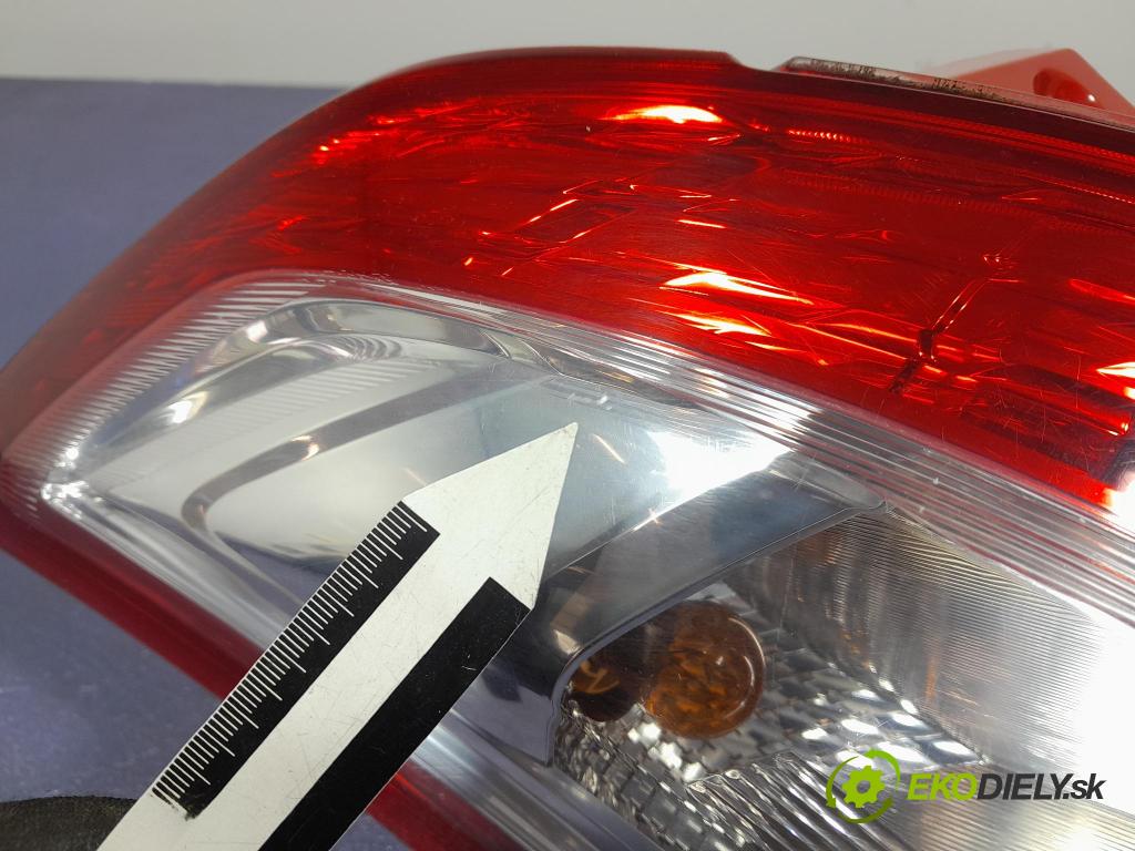 Suzuki Swift 2012 svetlo / reflektor zad ľavá Vonkajsia: