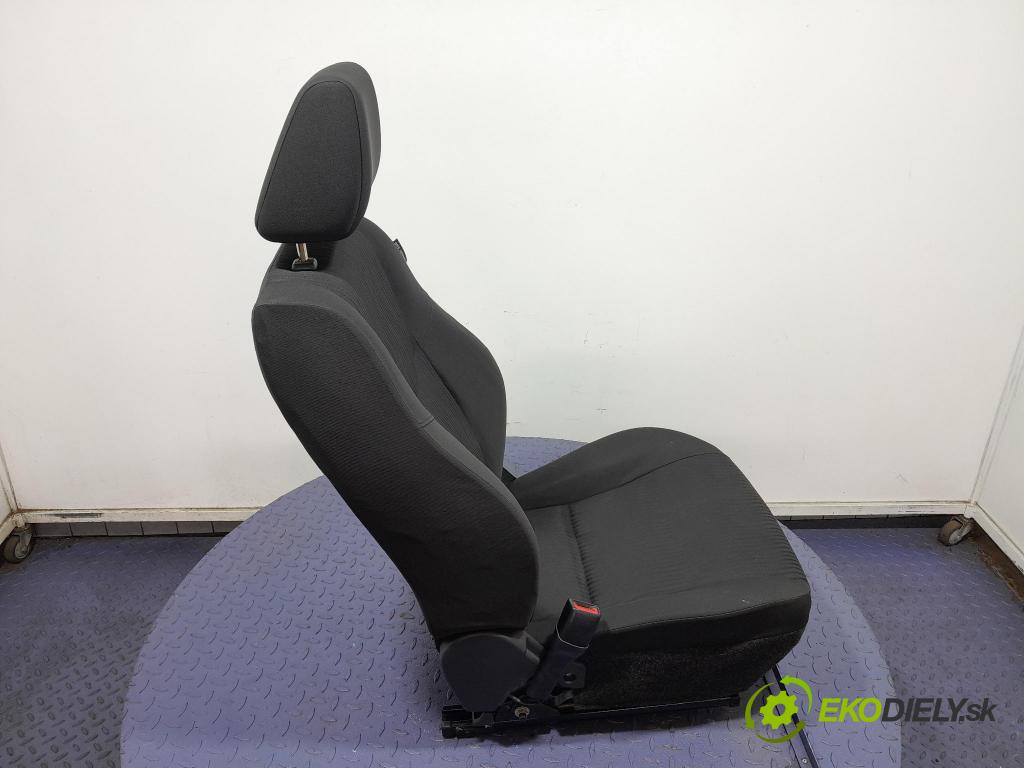 Suzuki Swift 2012 Sedačka Ovládače: