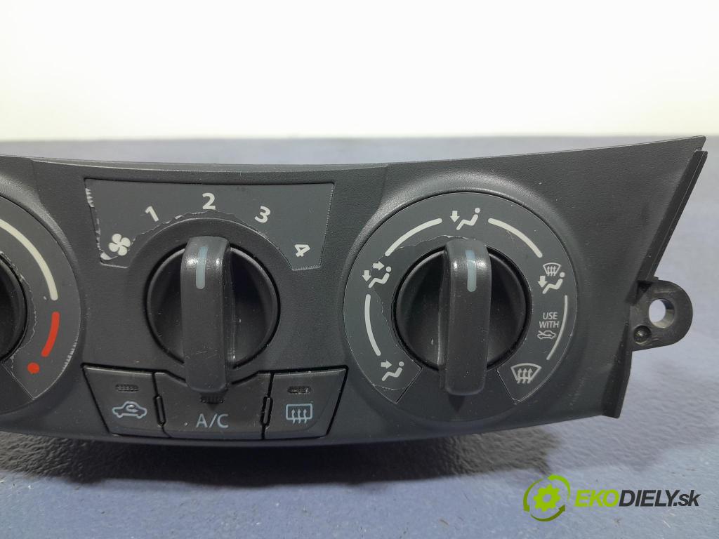 Suzuki Swift 2012 prepínač Klimatizácia: Prúd vzduchu: