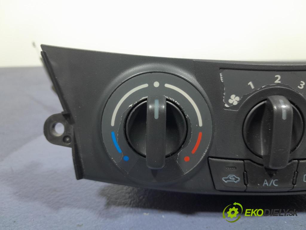 Suzuki Swift 2012 prepínač Klimatizácia: Prúd vzduchu:
