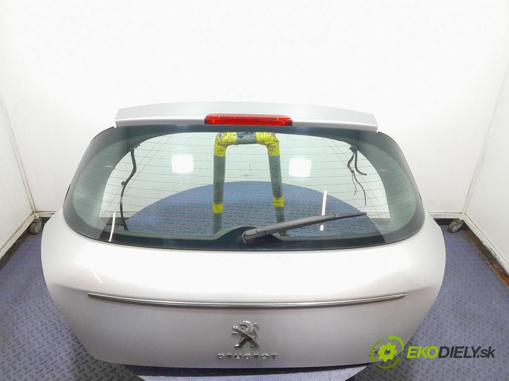 Peugeot 308 2013 zadna dveře kufra: kufra: