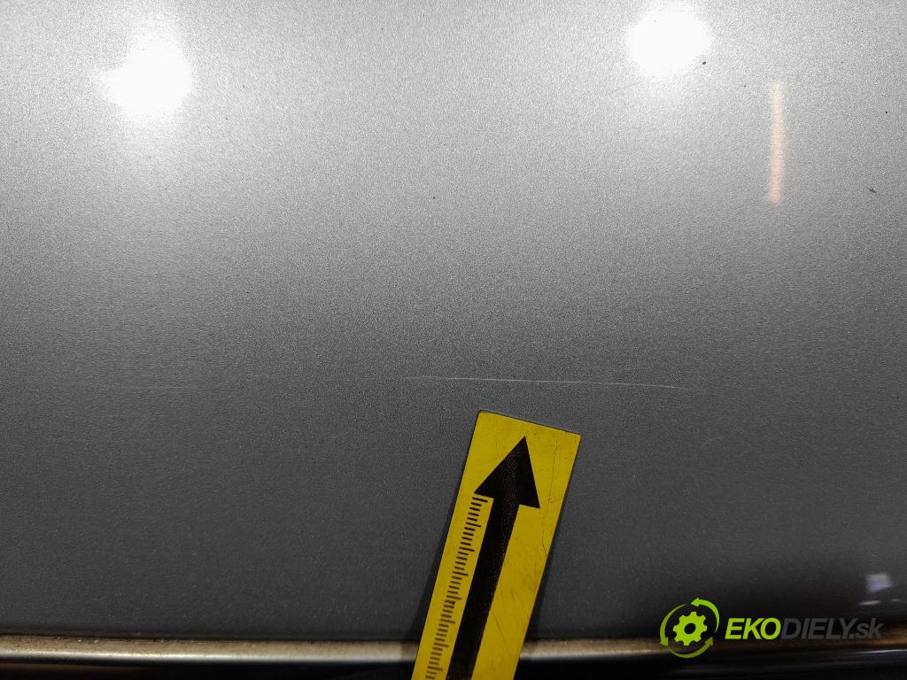 Peugeot 308 2013 zadna dveře kufra: kufra:
