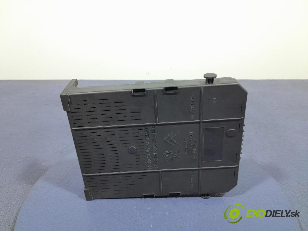 Peugeot 308 2012 skrinka Poistky: 9678477280