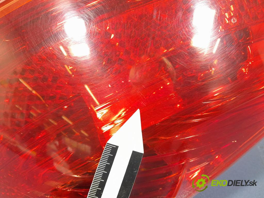 Peugeot 308 2013 svetlo / reflektor zad Prava: Vonkajsia:
