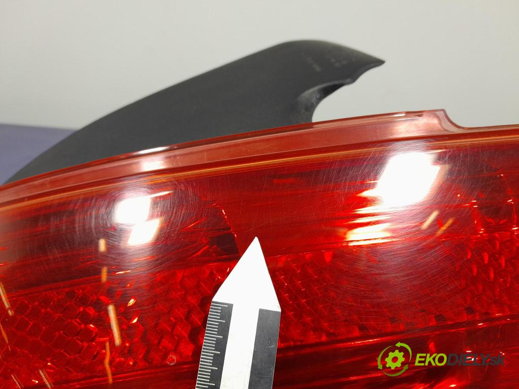 Peugeot 308 2013 svetlo / reflektor zad Prava: Vonkajsia: