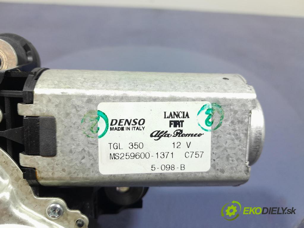 Ford Ka 2015 motor: Stierače: zad MS259600-1371
